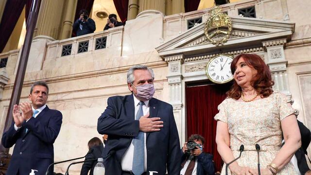 El presidente Alberto Fernández junto a la vicepresidente Cristina Kirchner y el ministro de Economía Sergio Massa.