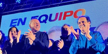 Guillermo de Rivas, nuevo intendente de Río Cuarto, junto al gobernador de Córdoba, Martín Llaryora, y al actual intendente, Juan Manuel Llamosas. (Tomy Fragueiro / La Voz)