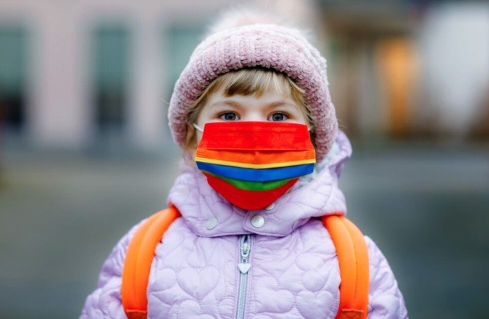 Un jardín de San Rafael hace barbijos para vender y así ayudan a pagar los tratamientos de niños con cáncer