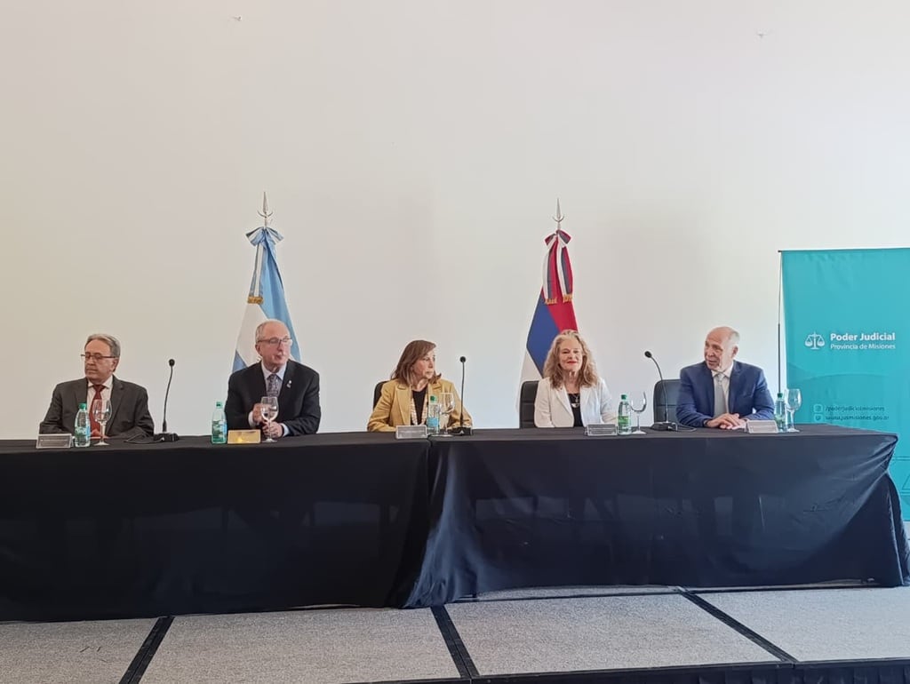 Arrancó el Congreso Internacional por los 10 años del Código Civil y Comercial en Puerto Iguazú.