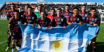 Sporting defenderá la punta del torneo cuando visite a Puerto Comercial.