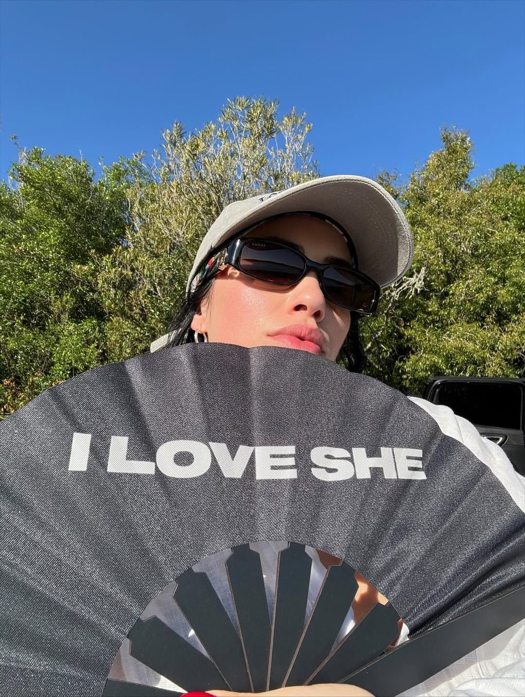 Lali Espósito compartió una sesión de fotos y lució el accesorio must que pisará fuerte en la temporada 2026