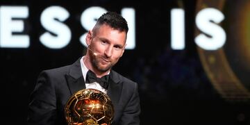 Lionel Messi recibe el Balón de Oro 2023 al mejor futbolista del año (AP Foto/Michel Euler)