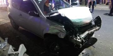 El Ford Ka frenó su marcha sobre 9 de Julio al 1700. (@carolabayru)