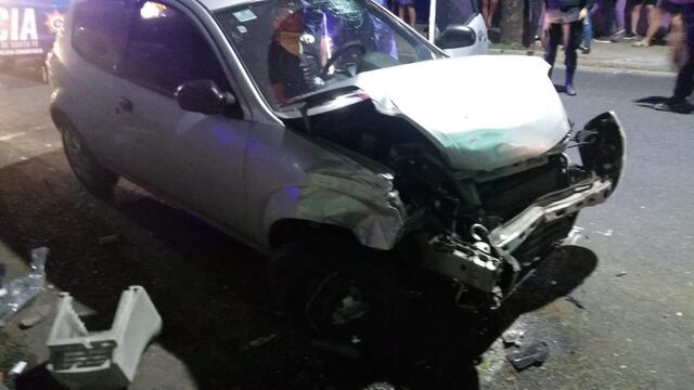 El Ford Ka frenó su marcha sobre 9 de Julio al 1700. (@carolabayru)