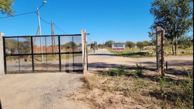 El dueño del terreno dice que construyeron un barrio privado en su lote de 10 hectáreas.