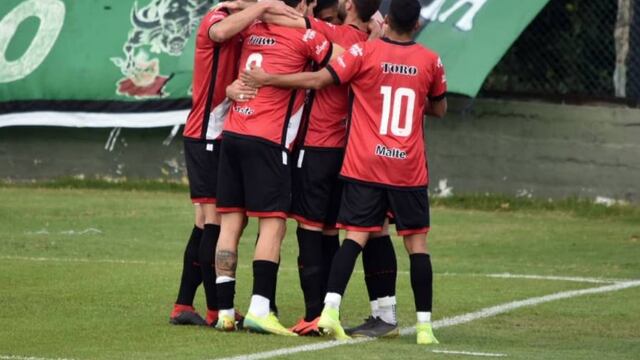 Deportivo Maipú visita a Deportivo Riestra por la Primera Nacional.