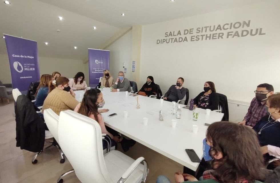 La Secretaría de la Mujer de Ushuaia y Nación trabajan con mujeres referentes de los comedores del Consejo de Emergencia Social