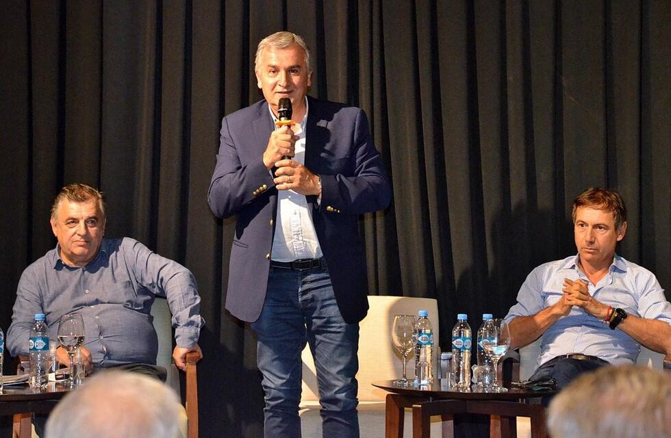 “La sociedad está harta de las peleas de la política”, reconoció Morales