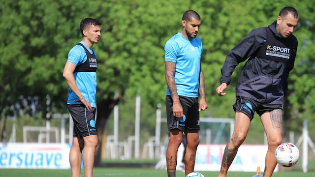 El plantel de Belgrano ya está en Mendoza para jugar este martes, con la misma formación (Foto: Prensa CAB).