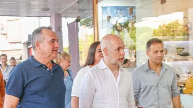 Ceferino Mondino y Horacio Rodríguez Larreta, recorriendo el centro rafaelino