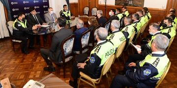 El gobernador se reunió con la Plana Mayor de la Policía de la provincia