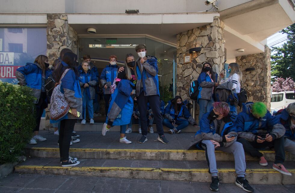 Testearon a los estudiantes sanjuaninos que llegaron de Bariloche: hay 36 casos positivos