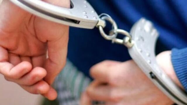 Hombre fue esposado luego de ser indenfiticado como el autor del hecho de sangre.