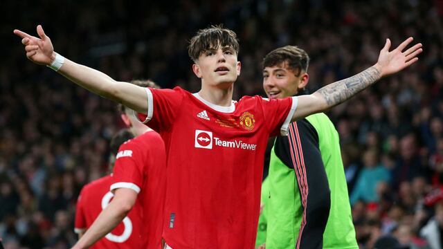 Alejandro Garnacho celebra uno de sus goles en la final de la FA Cup sub 18 para el Manchester United.