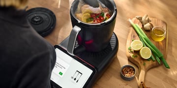 Cómo es el robot que cocina que es furor en Córdoba. (Foto: Prensa)