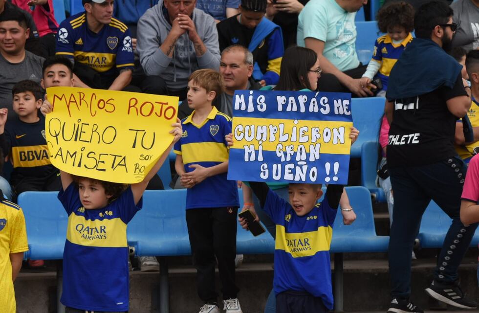 Mirá los hinchas neutrales, pero con los colores de Boca que coparon la fiesta en Mendoza