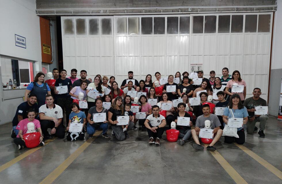 Bomberos Voluntarios de Pérez brindaron un curso de Primeros Auxilios y RCP