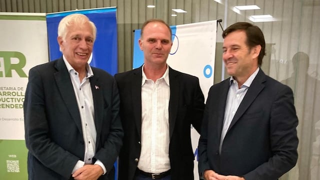 El presidente municipal de Valle María, Mario Sokolovsky,  participó del lanzamiento del programa “Creando capacidades locales”.