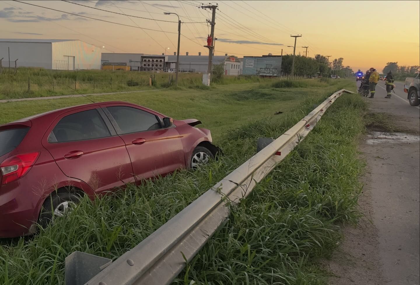 Arroyito: perdió el control, impactó contra un guardarraíl y salió ileso