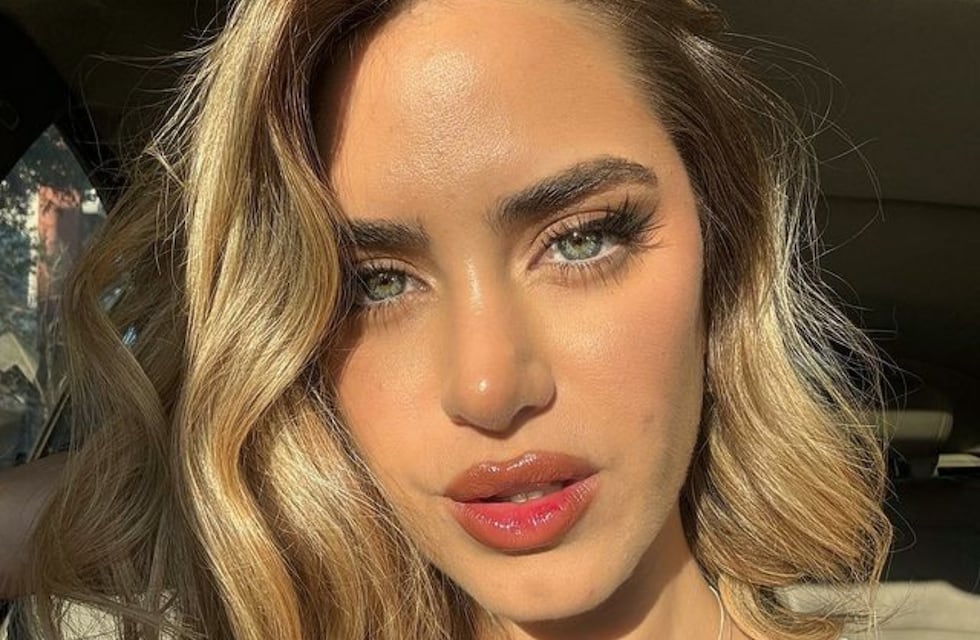 Sabrina Cortez, la ex Gran Hermano, usó un vestido ultra sexy sin corpiño y casi muestra de más