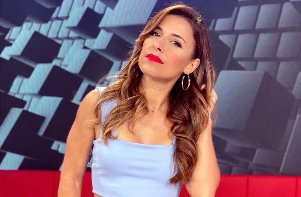 Mariana Brey robó suspiros en Instagram con un top de brillantes y pantalón engomado