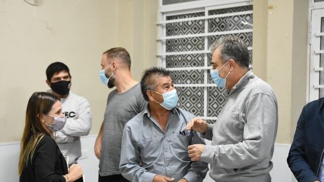 El intendente Luis Castellano recorrió instalaciones de diferentes comisiones vecinales