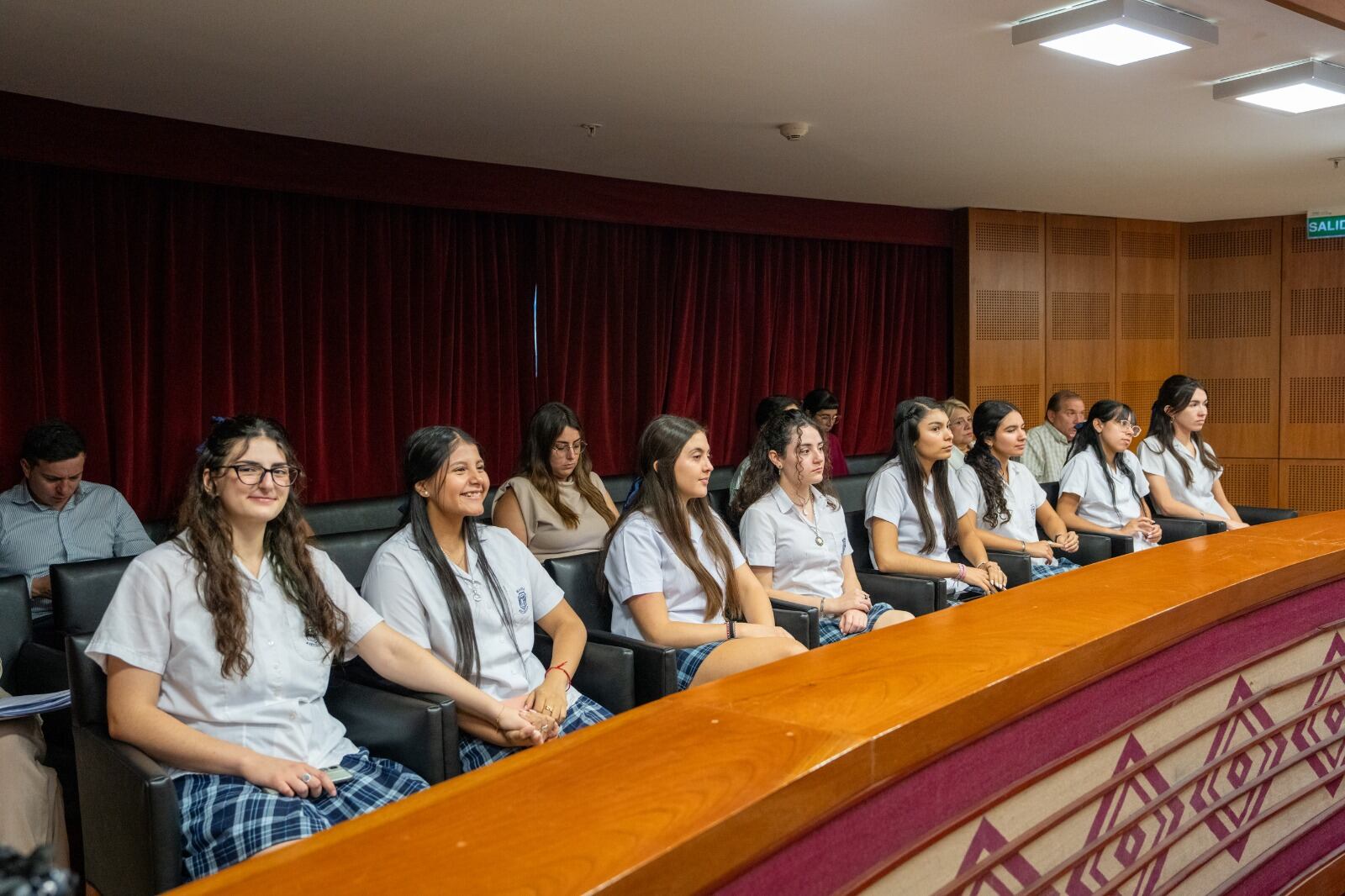 La propuesta busca incentivar el cuidado ambiental con certificaciones y un sello que identifique producción responsable en el mercado provincial.