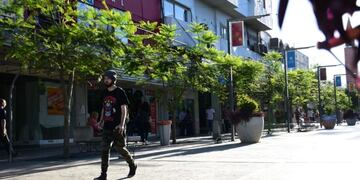 Los comercios de San Juan atenderán de corrido en invierno.