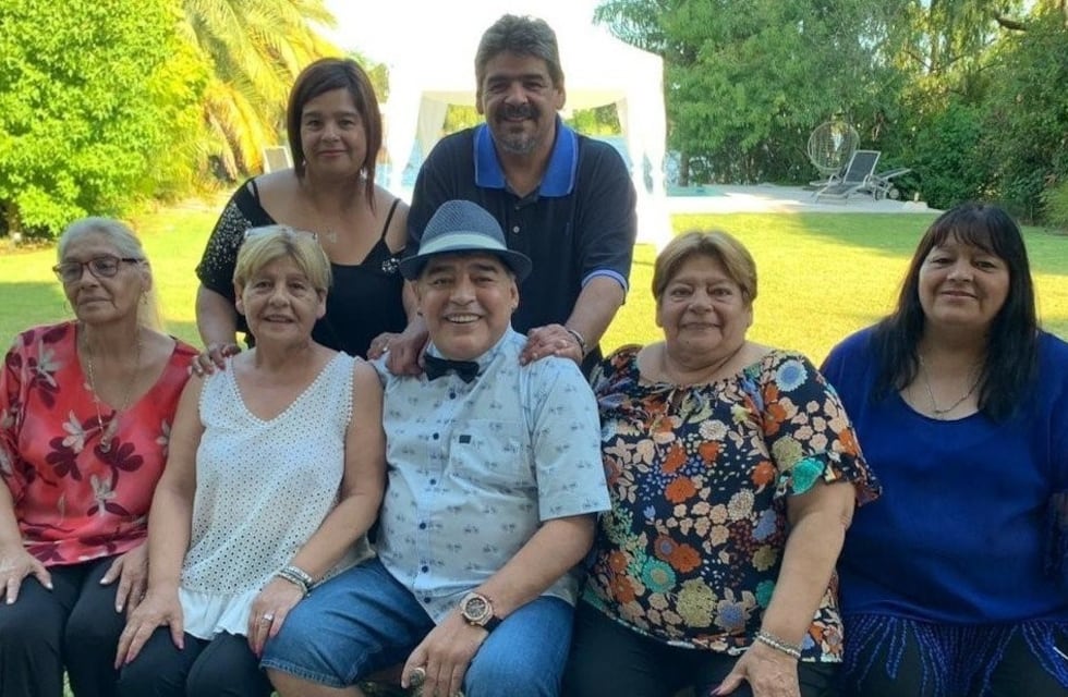 Cuatro hermanas de Diego Maradona piden investigar su muerte