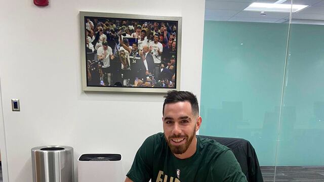Luca Vildoza firmó contrato con los Milwaukee Bucks.