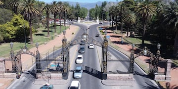 Portones del Parque General San Martín