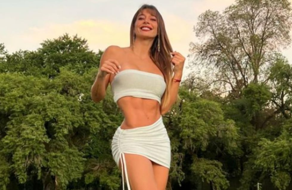 Sol Pérez hizo subir la temperatura con esta microbikini rosa