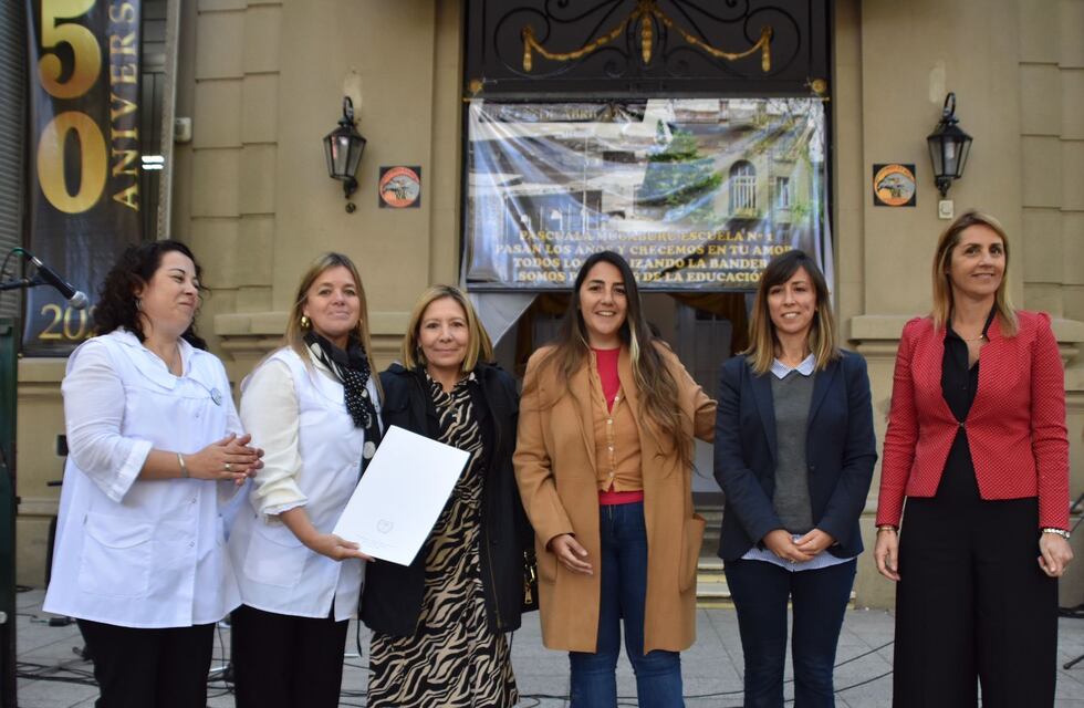 El HCD entregó una declaración de “beneplácito” a directivos de la Escuela Primaria Nº 1