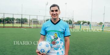 El chaqueño que juega fútbol para no videntes