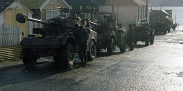 Un veterano de la Guerra de Malvinas recibió una encomienda con fotos de su paso por las Islas.