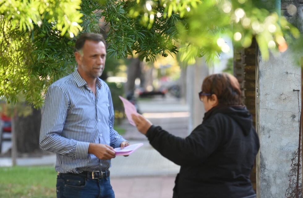 Funcionarios del Ejecutivo recorren los barrios