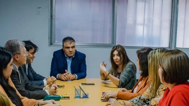 Reunión entre legisladores y funcionarios nacionales