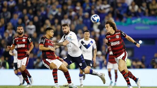 Vélez está perdiendo con Flamengo. Foto: REUTERS/Agustín Marcarian.