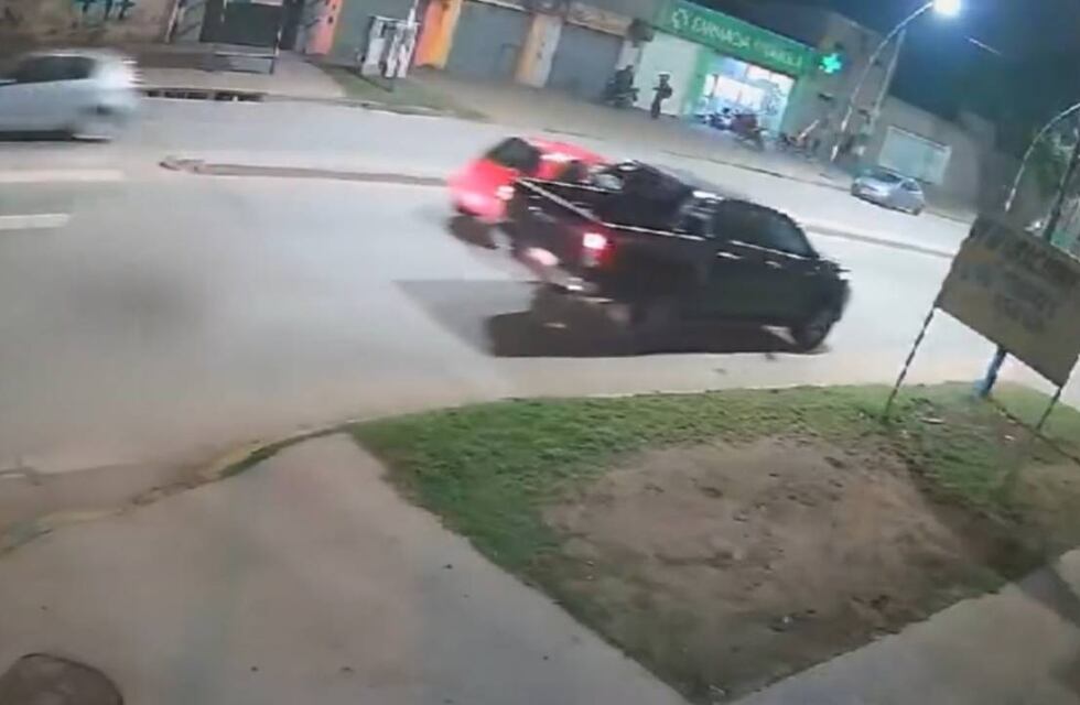 Conflicto en Rosario: se viralizó el video de un perro muerto y atado a una camioneta
