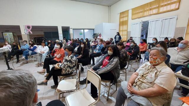 Charla Mes Rosa El Fuertecito