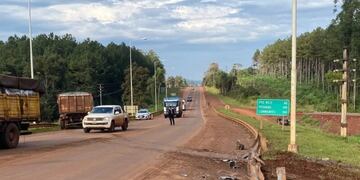 Camión que se quedó sin frenos protagonizó un choque en el acceso a Eldorado.