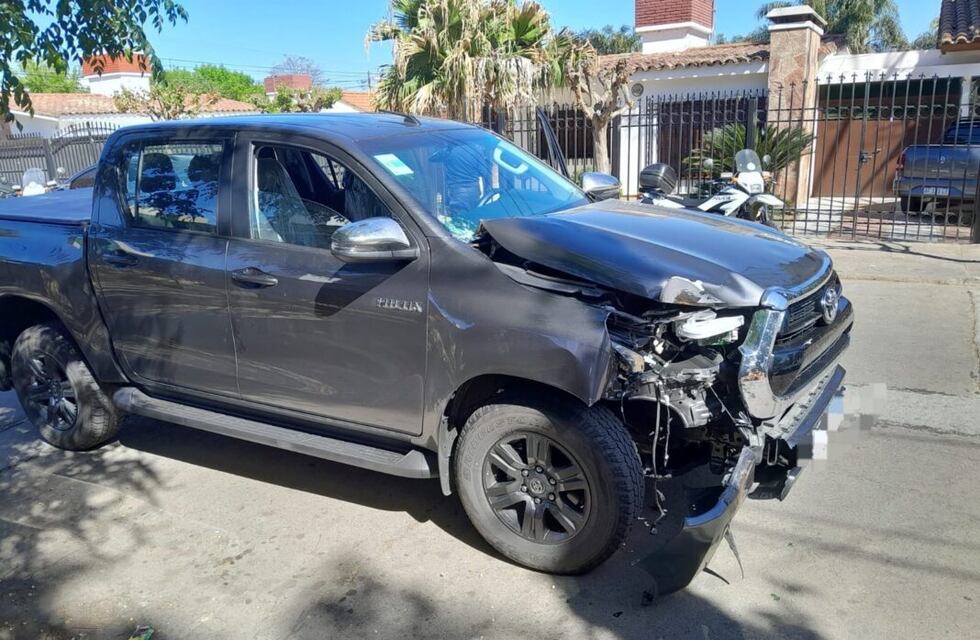 Carlos Paz: conducía a alta velocidad, chocó y se enfrentó con la Policía