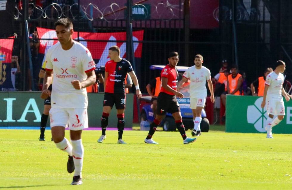 Colón sumó otro empate ante Huracán en el debut de Néstor Gorosito