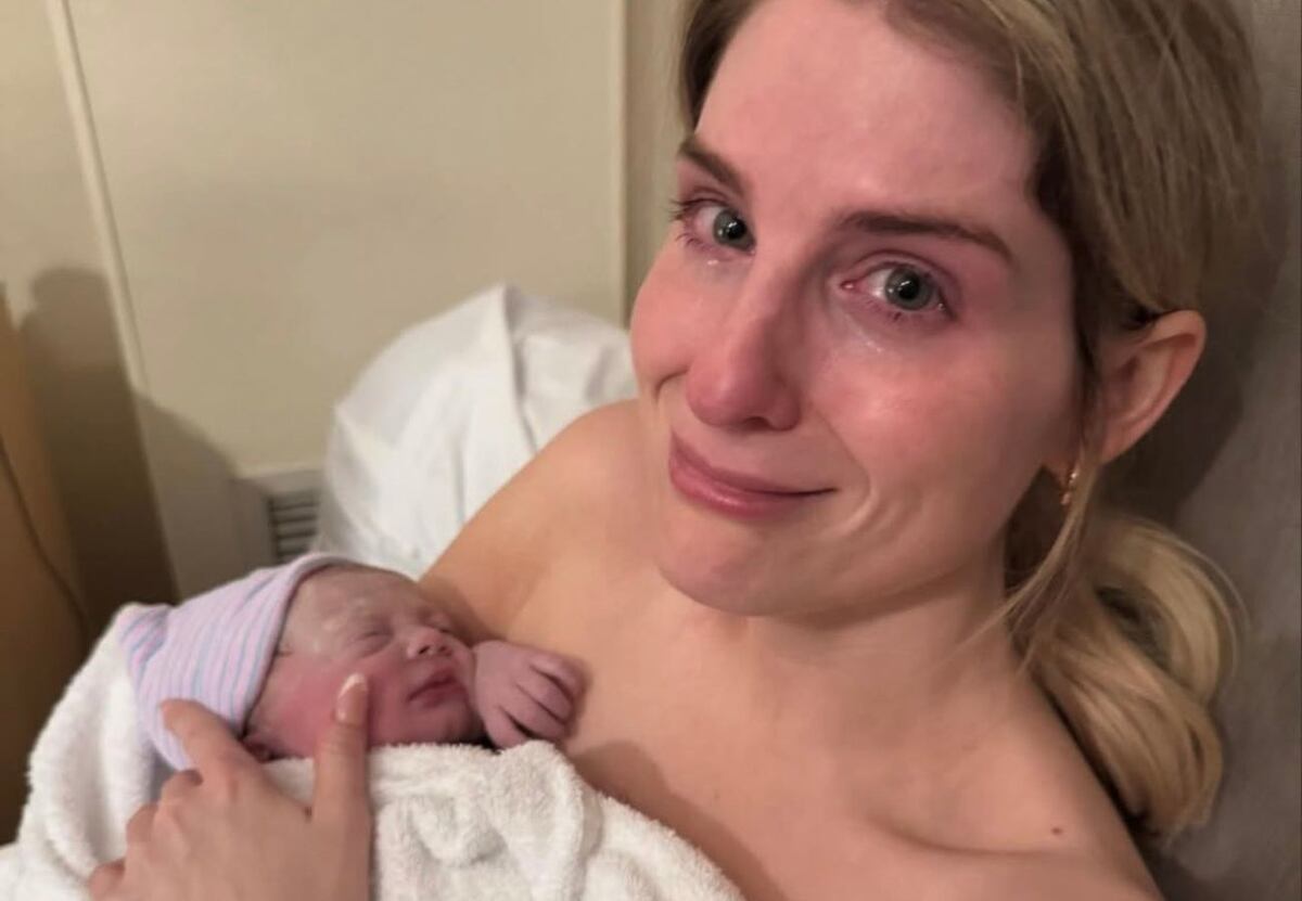 “Al estilo El Cuento de la Criada”: la foto de Meghan Trainor tras ser madre por vientre subrogado que despertó críticas feroces