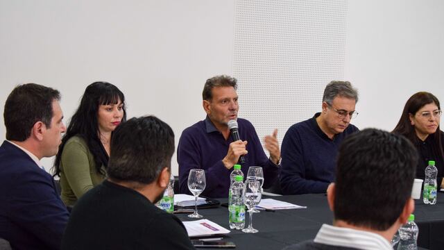 Darío Cocco y Luis Castellano encabezaron el segundo encuentro de intendentes en el SEOM