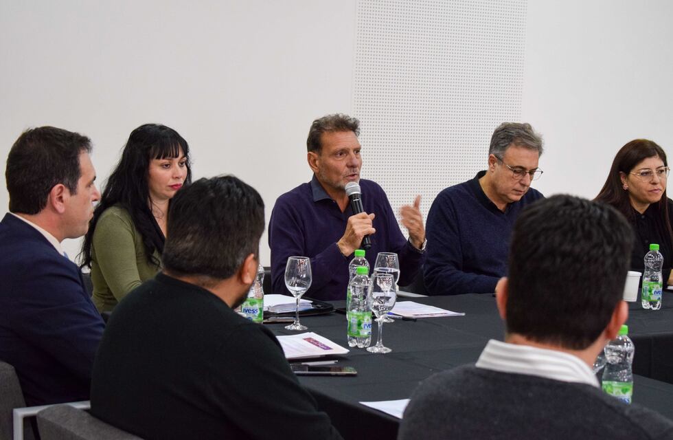Intendentes y Presidentes Comunales aseguraron que el salario no estará por debajo de la inflación