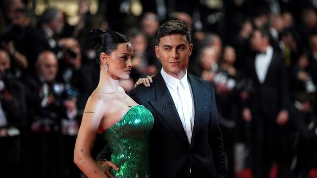 Cine. Paulo Dybala y Oriana se robaron los flashes este lunes en Cannes. Pero en la lista de la Selección, no está (Foto: AP).