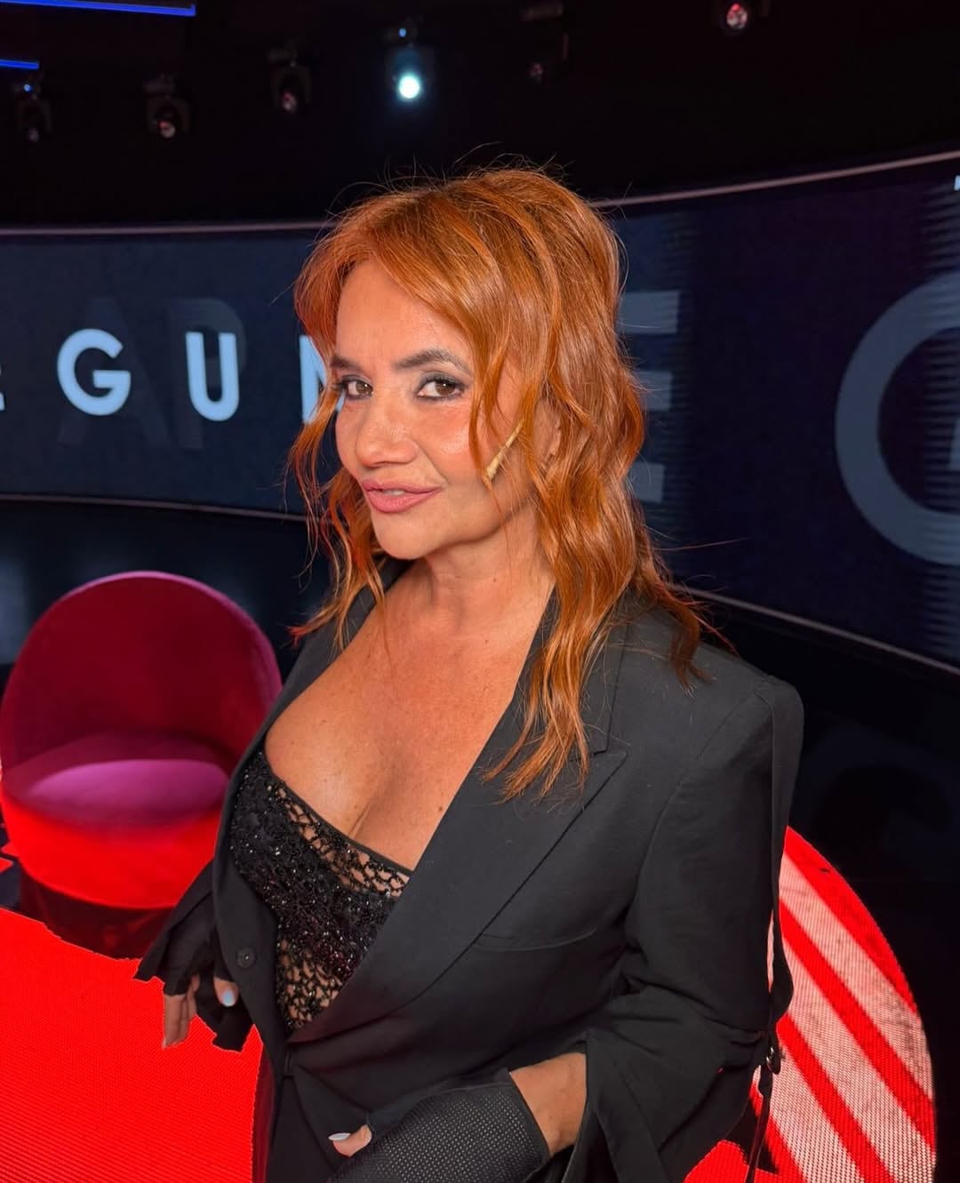 Nancy Pazos mostró su faceta más audaz y sorprendió al público con un escote tendencia