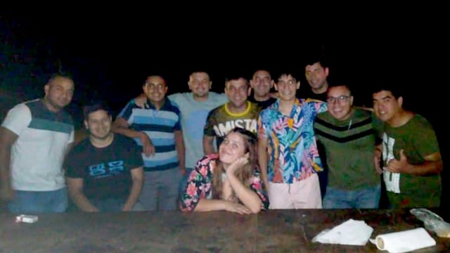 Policías de fiesta en Margarita Belén.